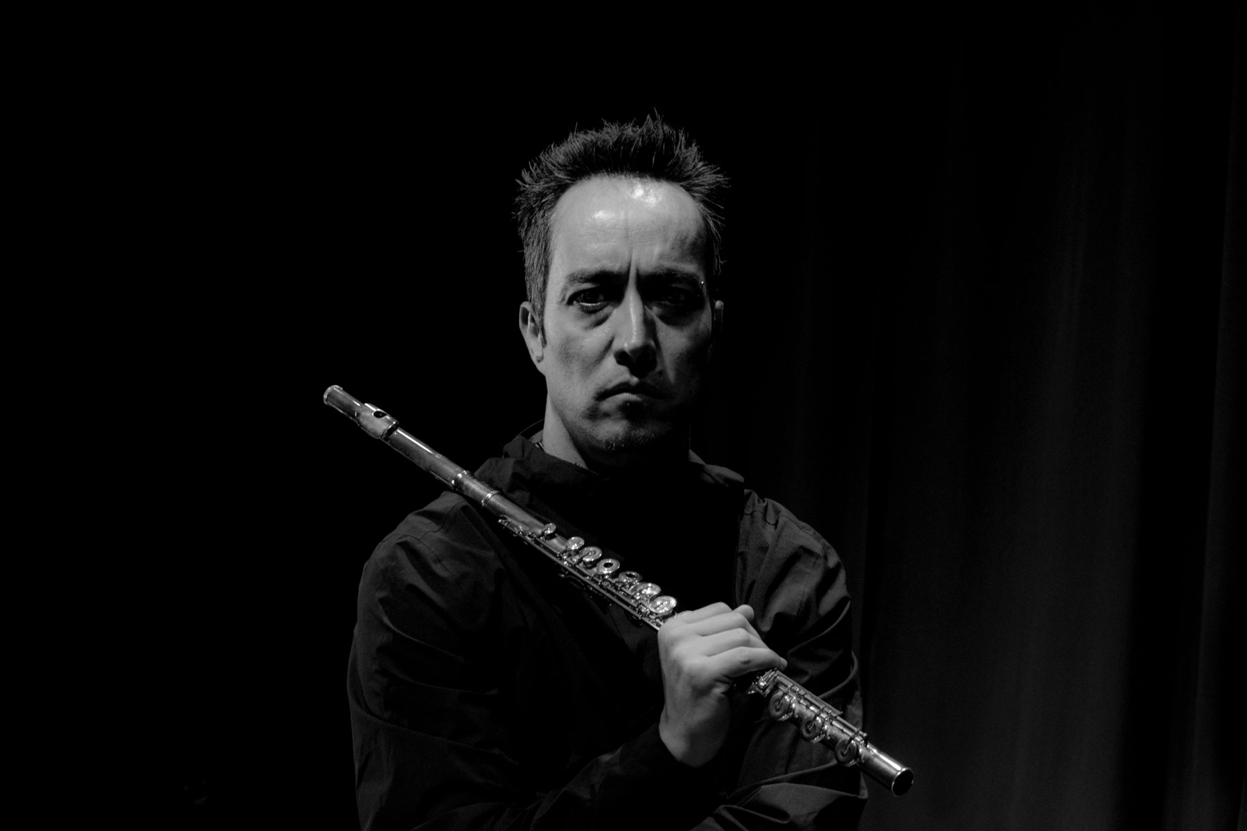 Omar Córdova, flauta
Sociedad de Impro Brutal