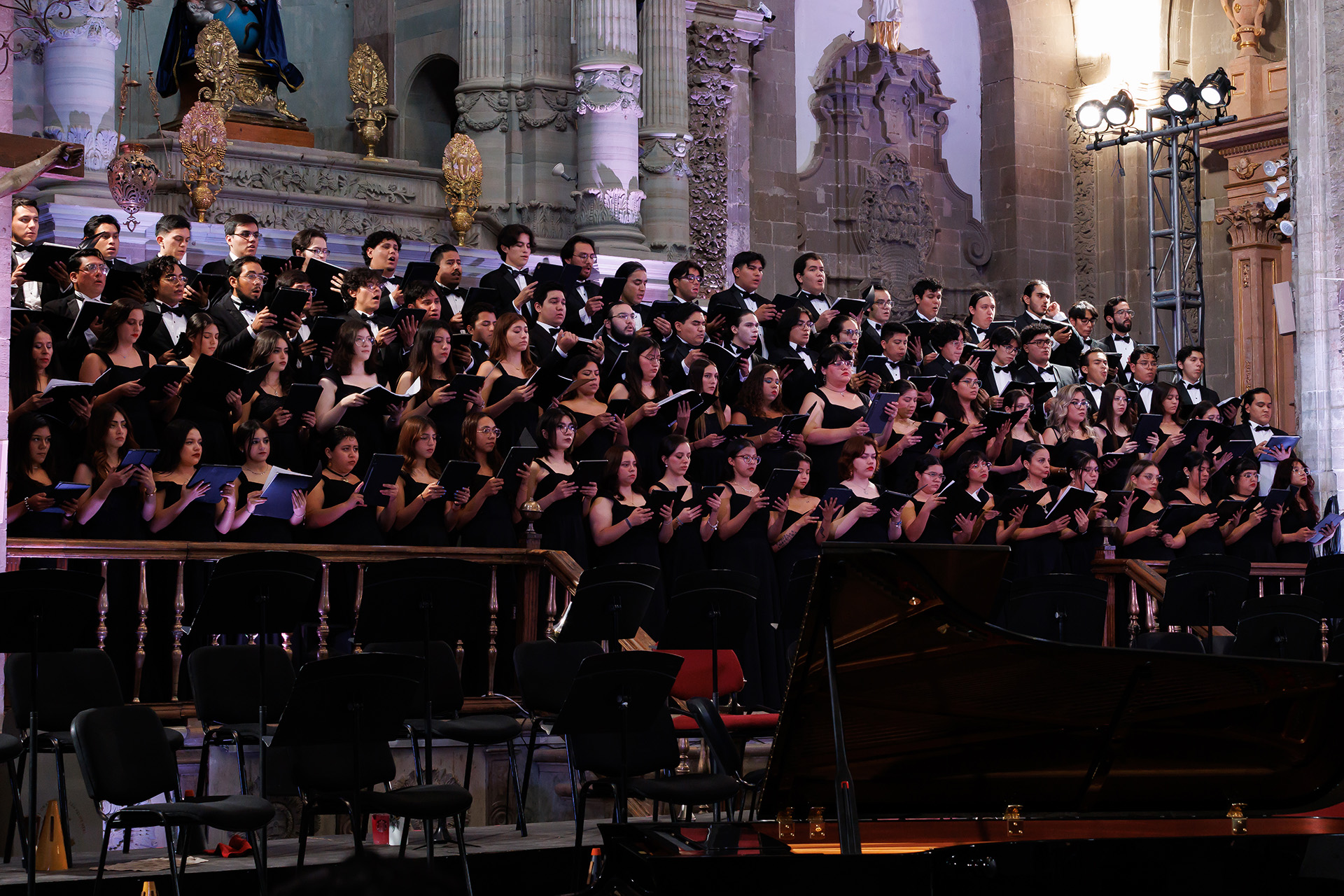 Orquesta Sinfónica Juvenil Silvestre Revueltas y Coro Juvenil del Conservatorio de Celaya