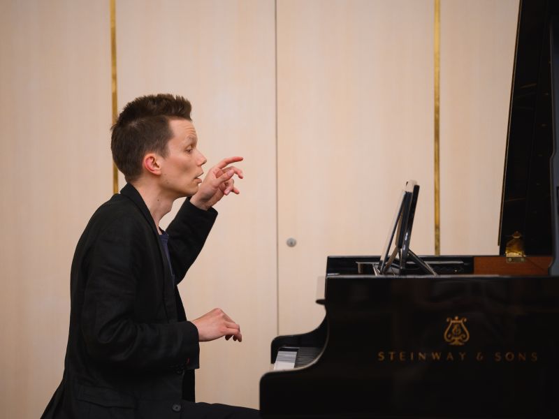 Joonas Ahonen, piano