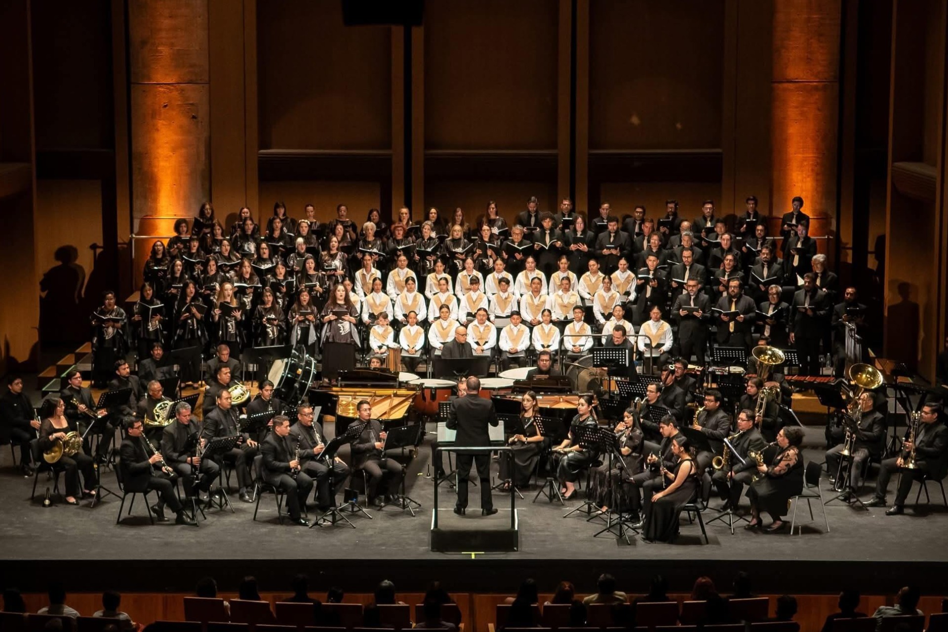 Banda de Música del Estado de Guanajuato y Compañía de Ópera de Saltillo