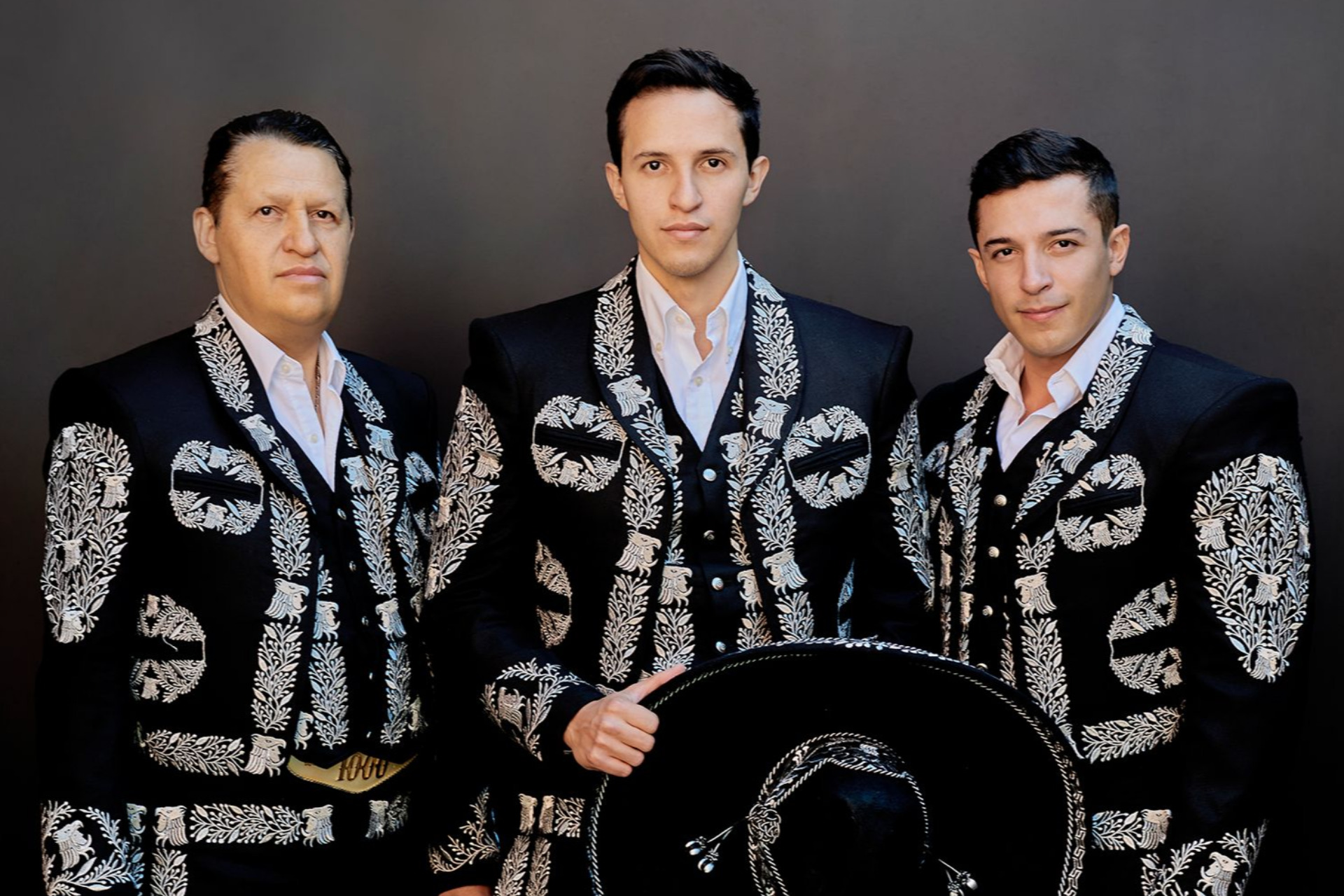 Arturo Chacón Cruz y el Mariachi Gama 1000