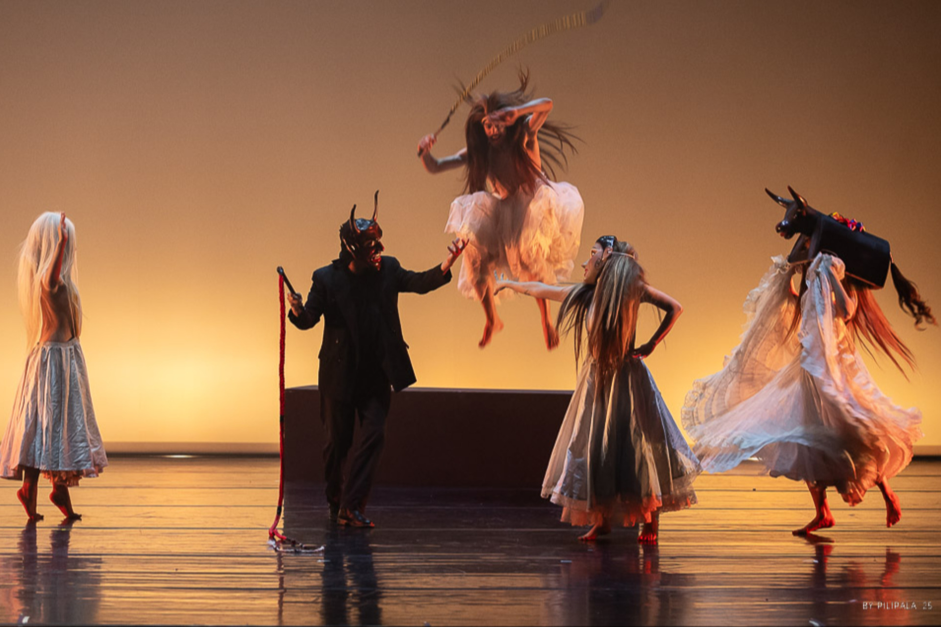 Compañía de Danza Experimental Lola Lince