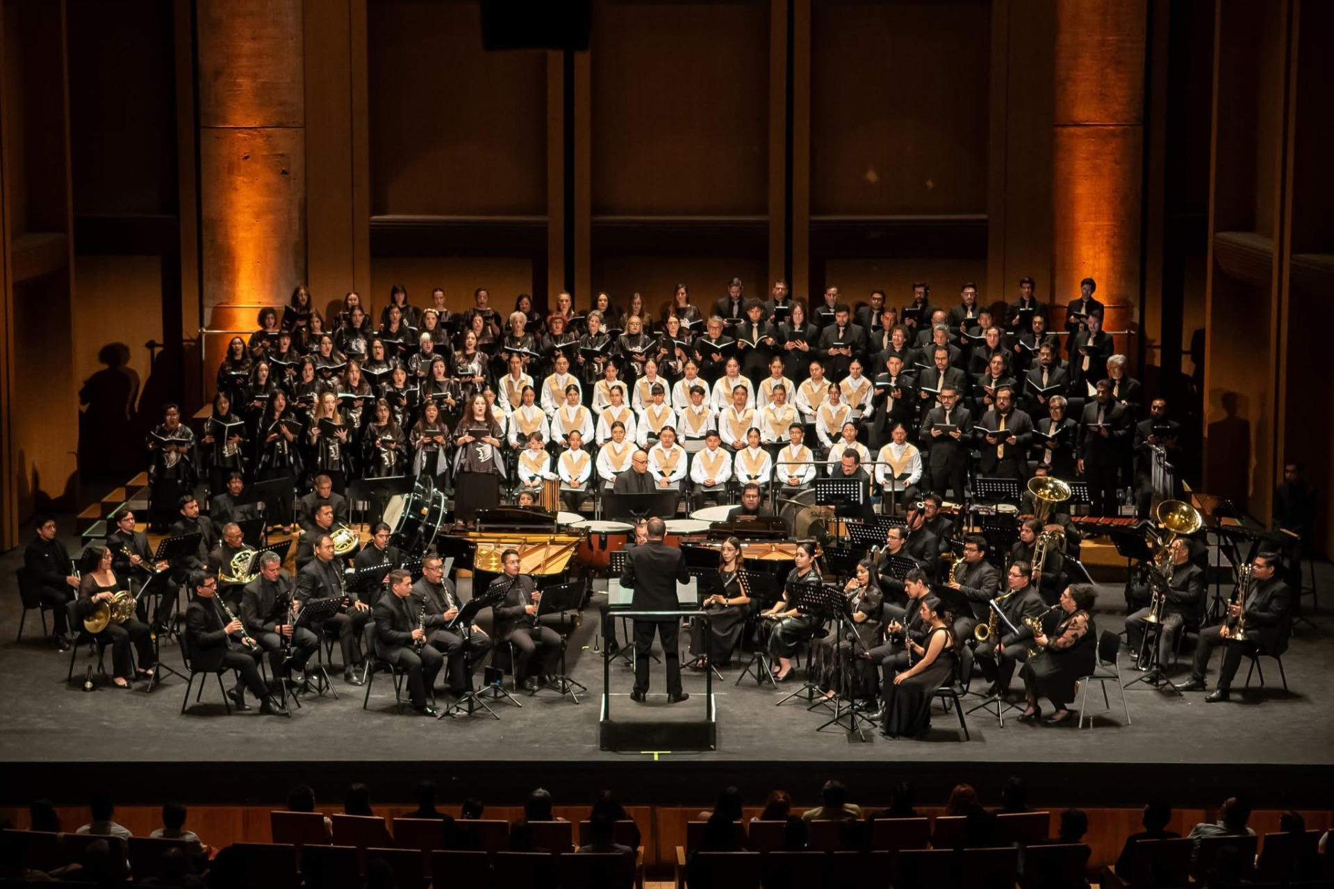 Banda de Música del Estado de Guanajuato y Compañía de Ópera de Saltillo