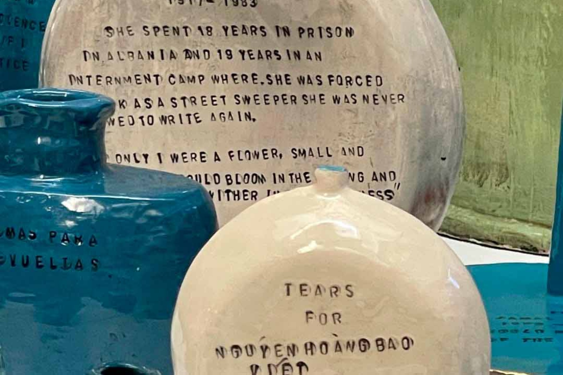 <em>Botellas para l&aacute;grimas</em>