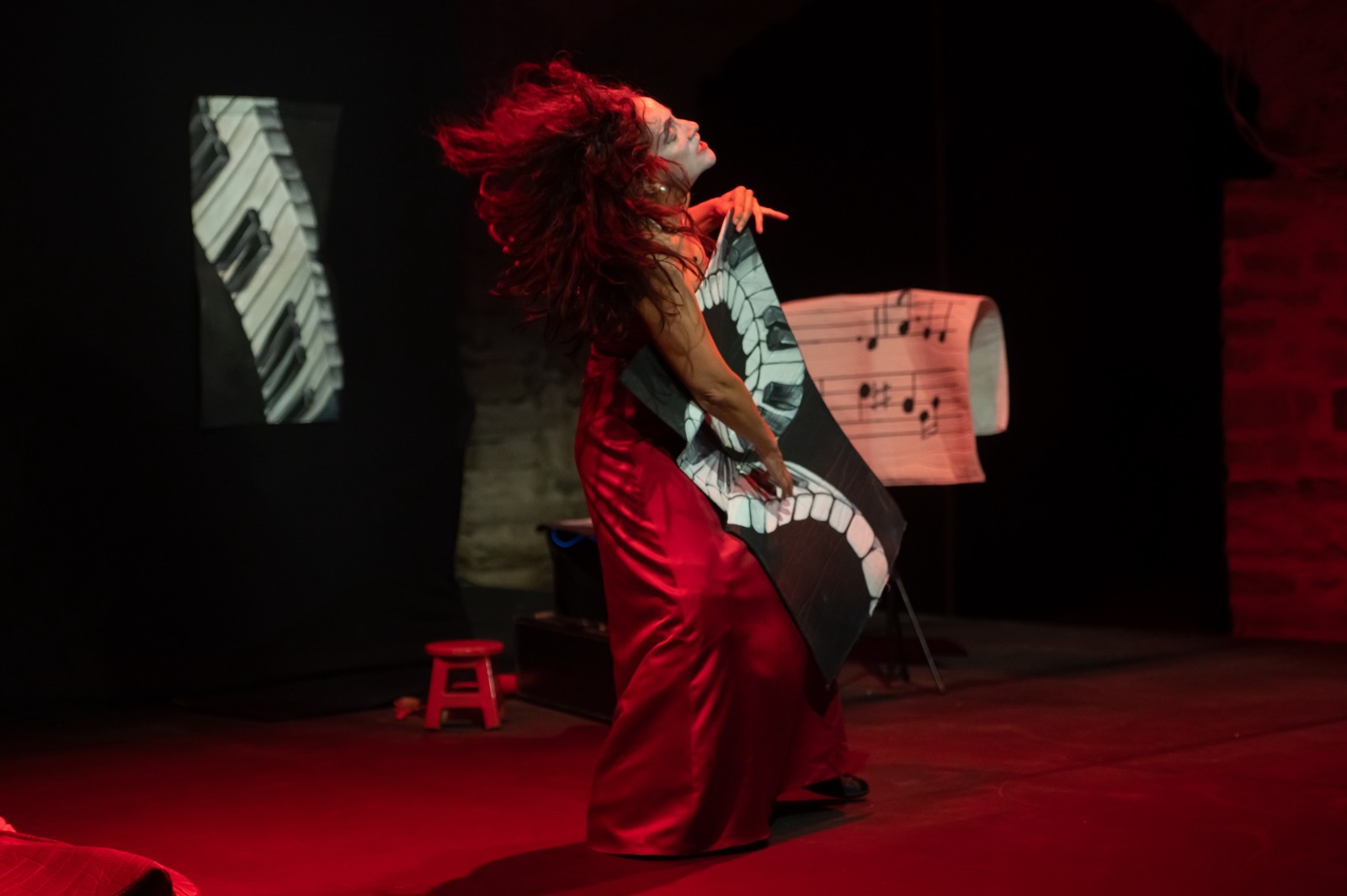 CON UN DOMINGO DE TEATRO COMUNITARIO, CLOWN, DANZA TRADICIONAL Y M&Uacute;SICA TEJANA SE VIVE EL 54 CERVANTINO &nbsp;
