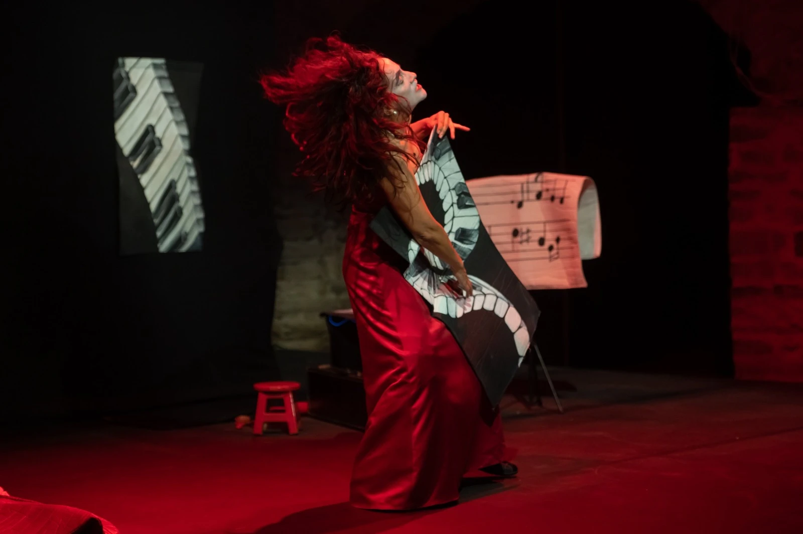 CON UN DOMINGO DE TEATRO COMUNITARIO, CLOWN, DANZA TRADICIONAL Y MÚSICA TEJANA SE VIVE EL 54 CERVANTINO  