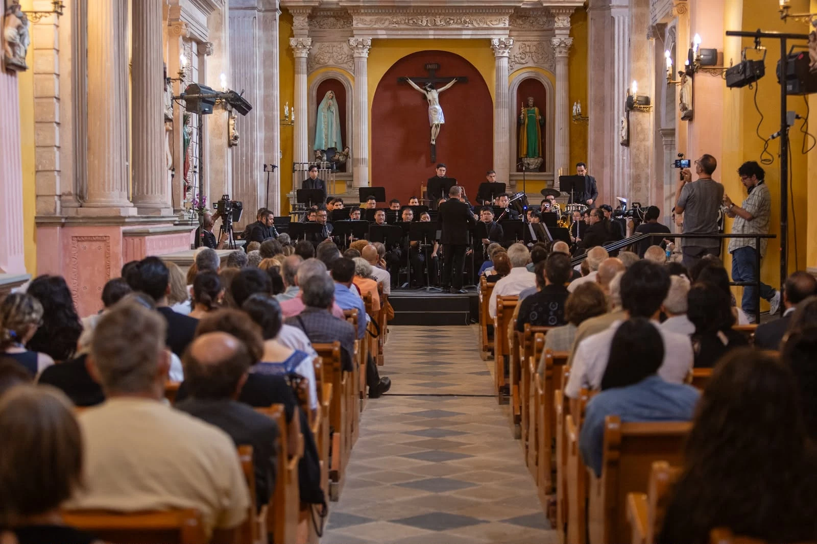 EN EL 54 FIC, LA BANDA DE MÚSICA DEL ESTADO DE GUANAJUATO, ACOMPAÑADA DE ANGÉLICA RETANA Y PHILIPPE CUPER INTERPRETAN DOS ESTRENOS MUNDIALES